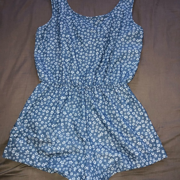 Light blue jumpsuit - Picture 2 of 2